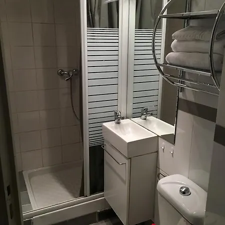 Studio Petit Montmartre Daire Paris