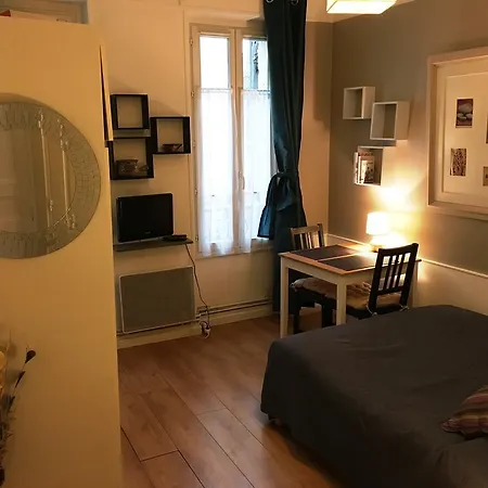 Studio Petit Montmartre Paris